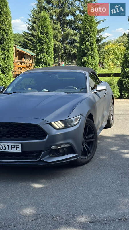 Кабриолет Ford Mustang 2015 в Киеве
