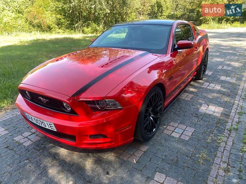 Купе Ford Mustang 2012 в Киеве