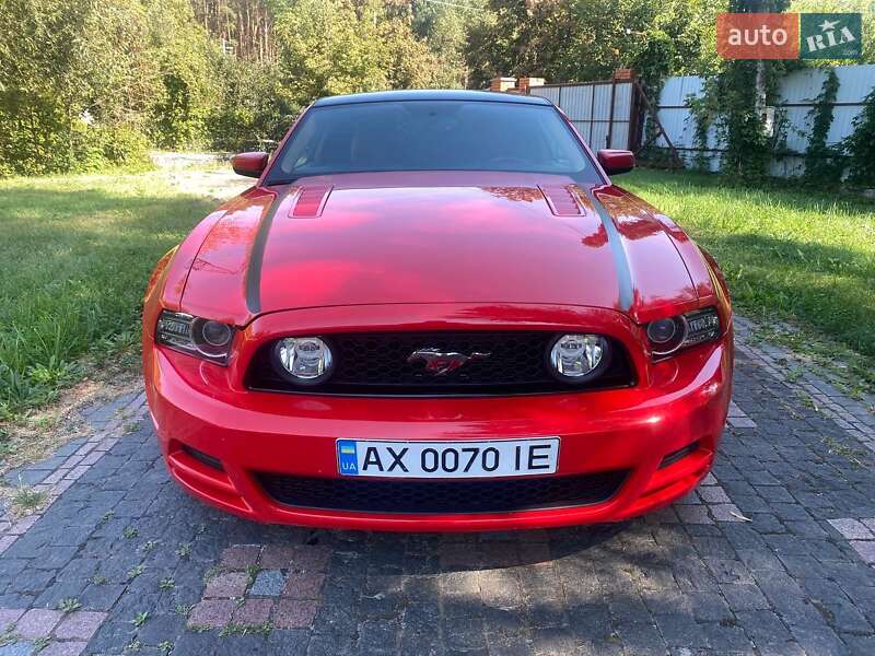 Купе Ford Mustang 2012 в Киеве