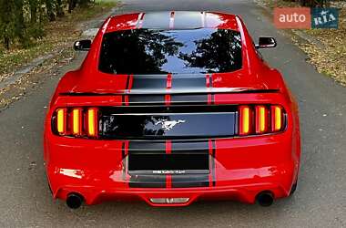 Купе Ford Mustang 2015 в 