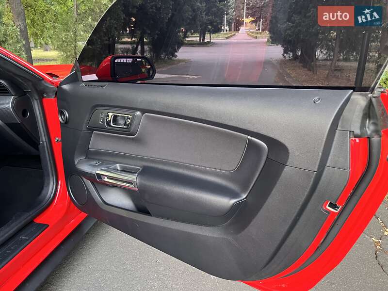 Купе Ford Mustang 2015 в Киеве