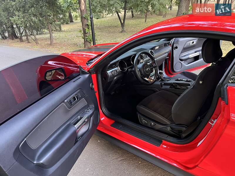 Купе Ford Mustang 2015 в Киеве