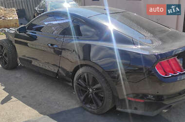 Купе Ford Mustang 2015 в 