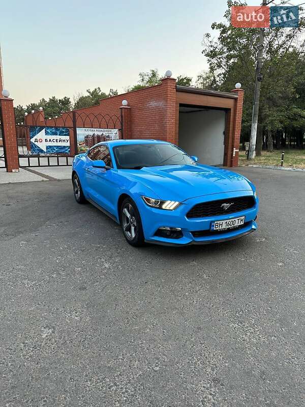 Купе Ford Mustang 2016 в 