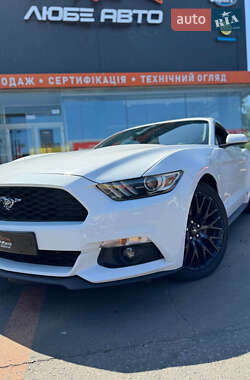 Купе Ford Mustang 2015 в 