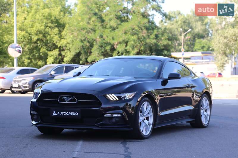 Купе Ford Mustang 2015 в Києві