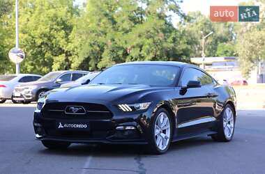 Купе Ford Mustang 2015 в 