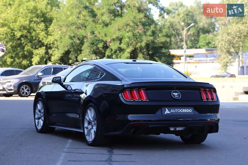 Купе Ford Mustang 2015 в Києві