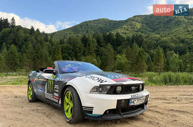 Кабриолет Ford Mustang 2010 в 