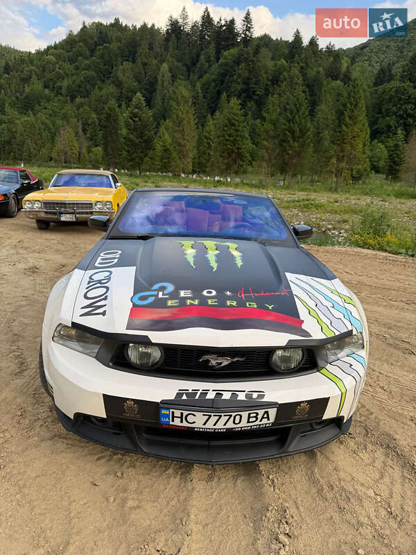 Кабріолет Ford Mustang 2010 в Києві