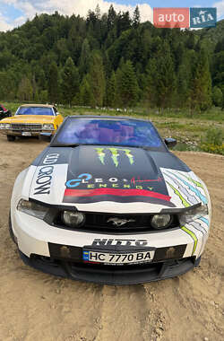 Кабриолет Ford Mustang 2010 в 