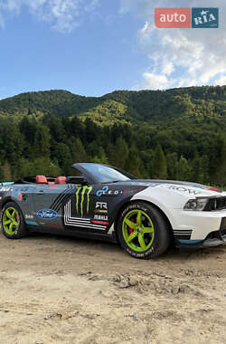 Кабриолет Ford Mustang 2010 в 