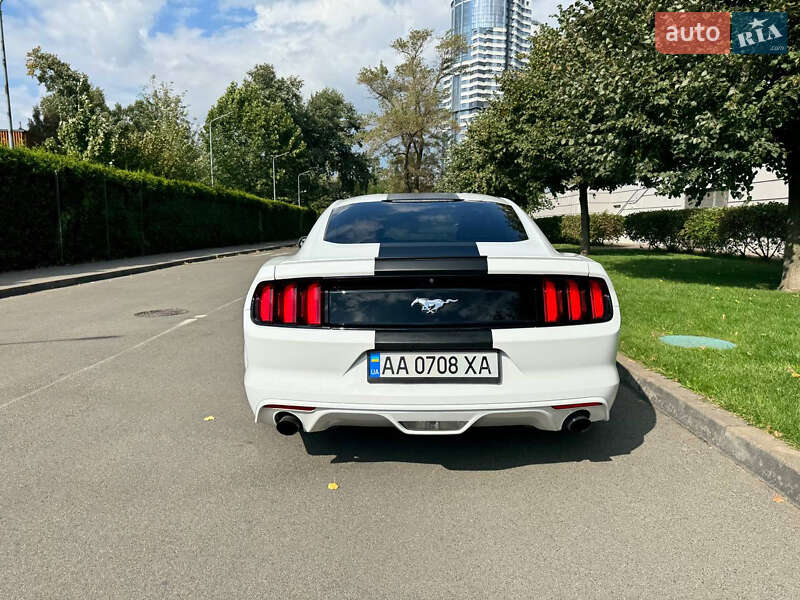 Купе Ford Mustang 2015 в Киеве фото 8 Купе Ford Mustang 2015 в Киеве
