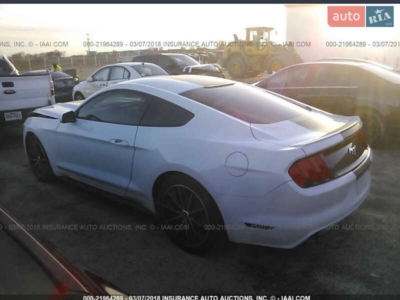 Купе Ford Mustang 2015 в Киеве фото 13 Купе Ford Mustang 2015 в Киеве