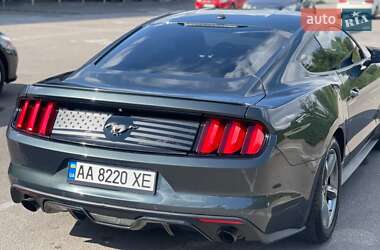 Купе Ford Mustang 2015 в 