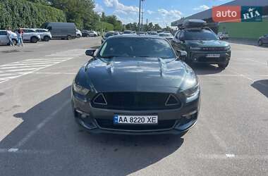 Купе Ford Mustang 2015 в 