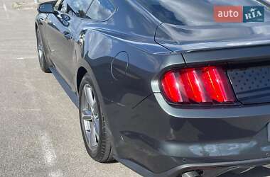 Купе Ford Mustang 2015 в 