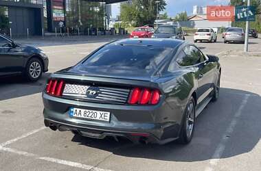 Купе Ford Mustang 2015 в 