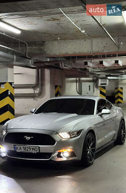 Купе Ford Mustang 2015 в Киеве