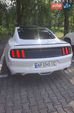 Купе Ford Mustang 2015 в 