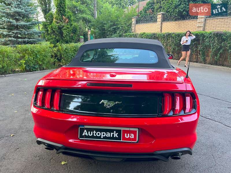 Кабриолет Ford Mustang 2019 в Киеве