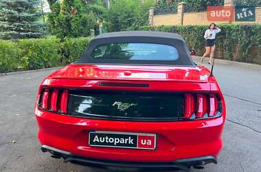 Кабриолет Ford Mustang 2019 в 