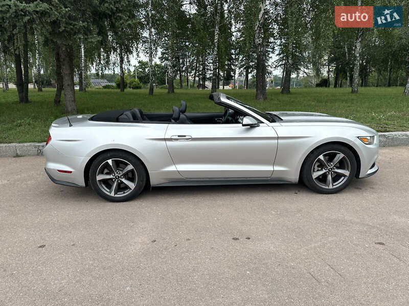 Кабриолет Ford Mustang 2015 в Житомире