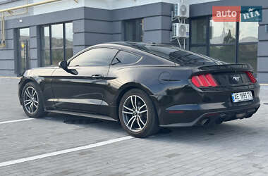 Купе Ford Mustang 2015 в 