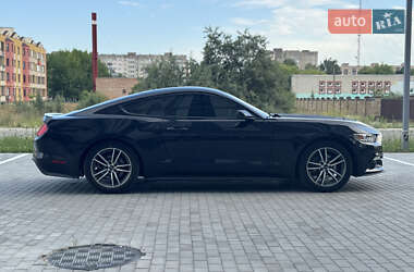 Купе Ford Mustang 2015 в 