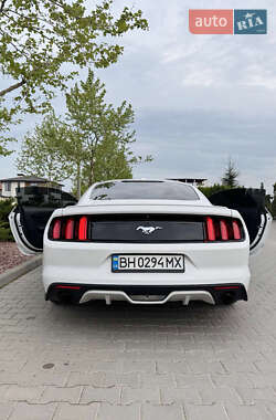 Купе Ford Mustang 2017 в 