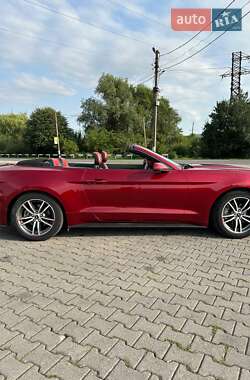 Кабриолет Ford Mustang 2016 в 