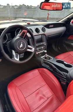Кабриолет Ford Mustang 2016 в 
