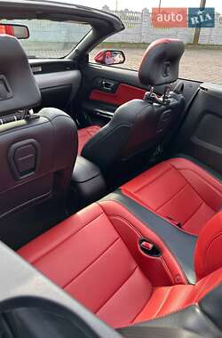 Кабриолет Ford Mustang 2016 в 