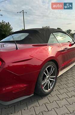Кабриолет Ford Mustang 2016 в 