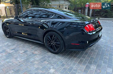 Купе Ford Mustang 2014 в 