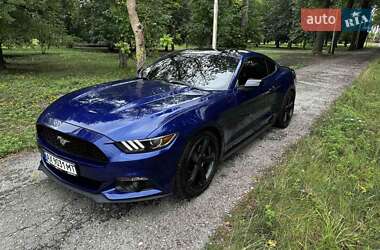 Купе Ford Mustang 2015 в 