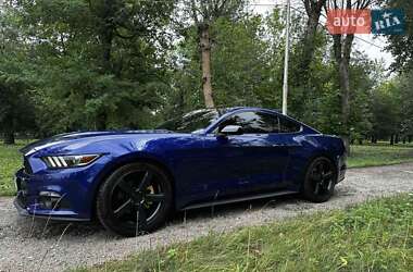 Купе Ford Mustang 2015 в 