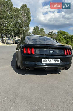 Купе Ford Mustang 2015 в 