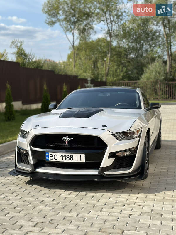 Купе Ford Mustang 2016 в 