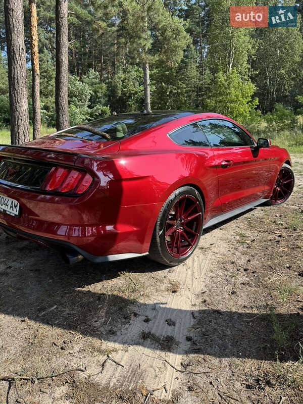 Купе Ford Mustang 2015 в Киеве