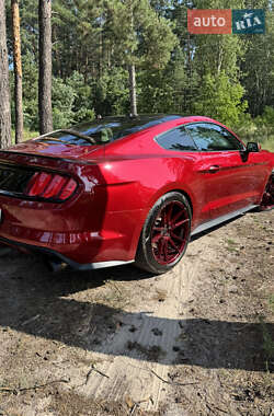 Купе Ford Mustang 2015 в 