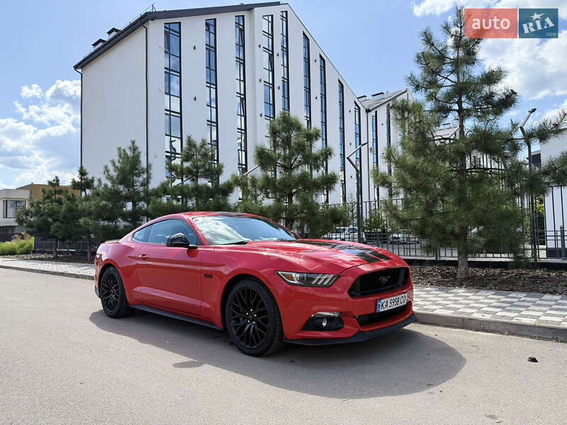 Купе Ford Mustang 2017 в 