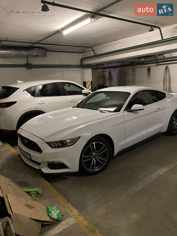 Купе Ford Mustang 2017 в Киеве