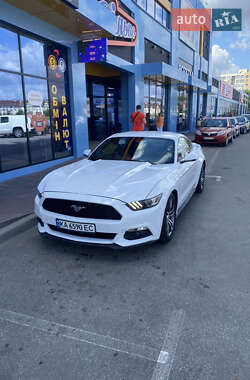 Купе Ford Mustang 2017 в 