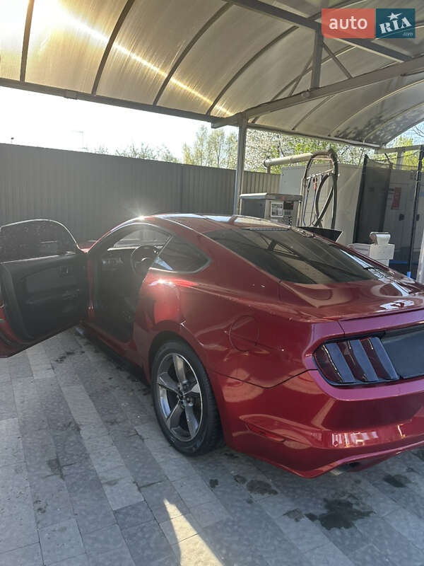 Купе Ford Mustang 2015 в Киеве