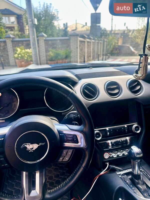 Купе Ford Mustang 2015 в Киеве фото 8 Купе Ford Mustang 2015 в Киеве