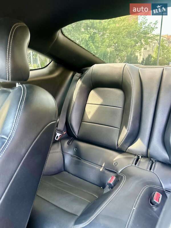 Купе Ford Mustang 2015 в Киеве фото 10 Купе Ford Mustang 2015 в Киеве