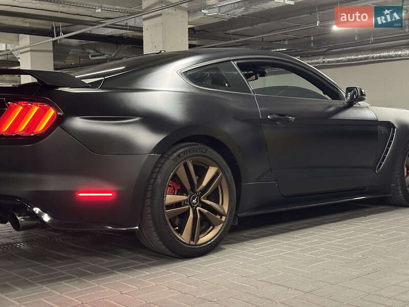 Купе Ford Mustang 2015 в Львове