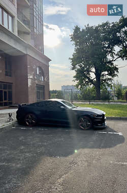 Купе Ford Mustang 2015 в 