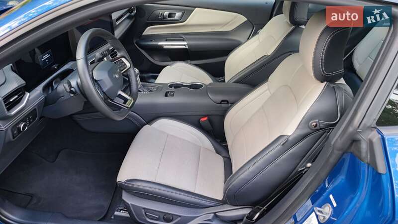 Купе Ford Mustang 2024 в Києві
